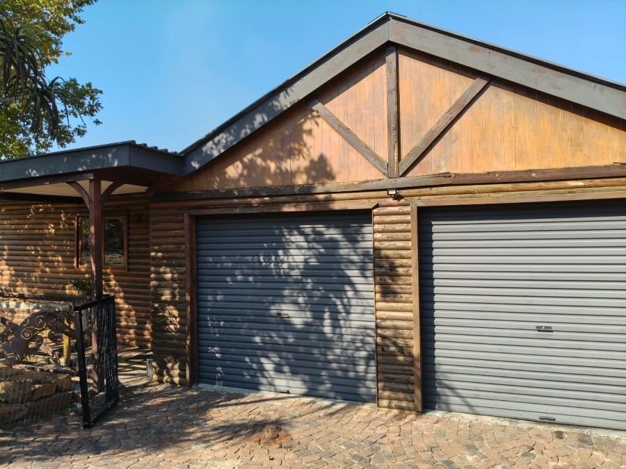 5 Bedroom Property for Sale in Waterkloof A H North West